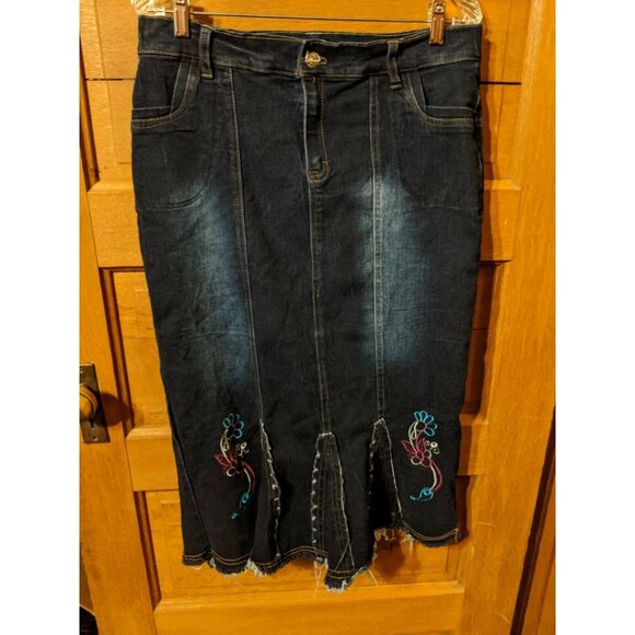 Embroidered Stretch Jean Denim Skirt Waist 34" Juniors Flare - Picture 1 of 5